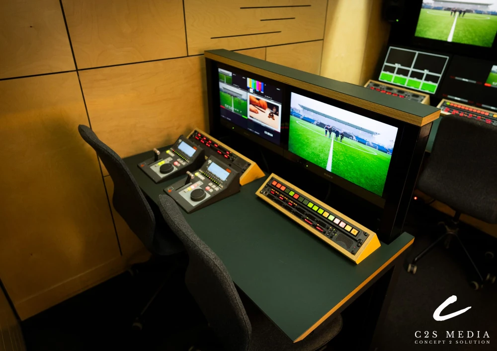 HD2-Iveco Eurocargo 6 Camera HD OB Van - Image 11